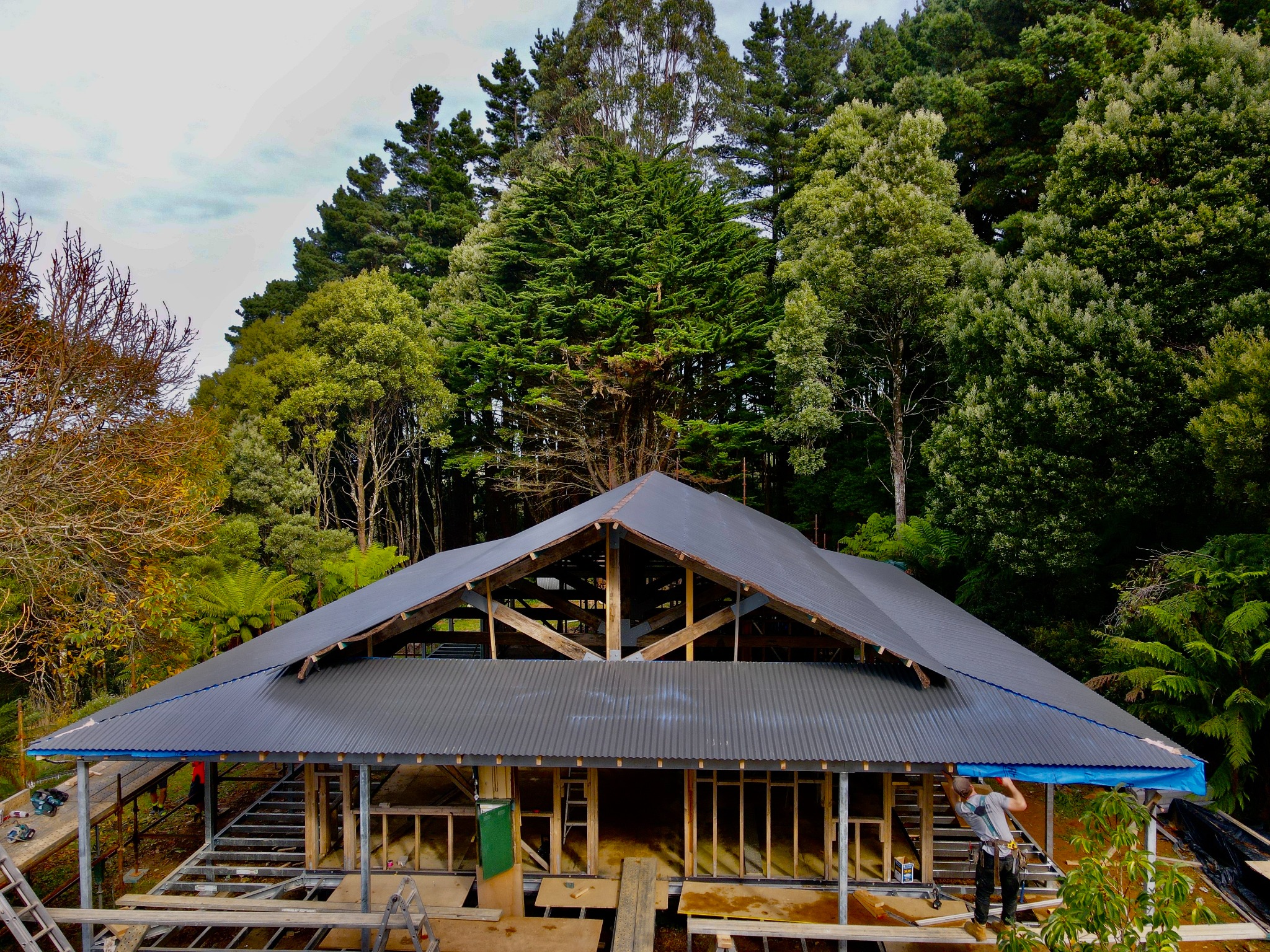 Re‑roof — full Colorbond® replacement with skylight detailing.